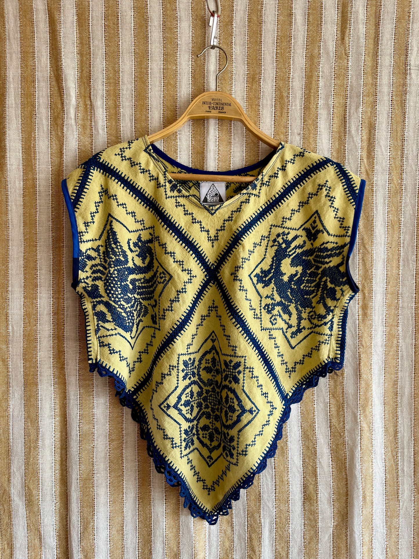 Diamond Dragon Top Cap Sleeves