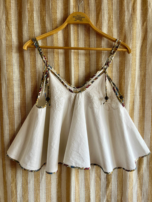 Circular tablecloth top - Hidden Embroidery Linen