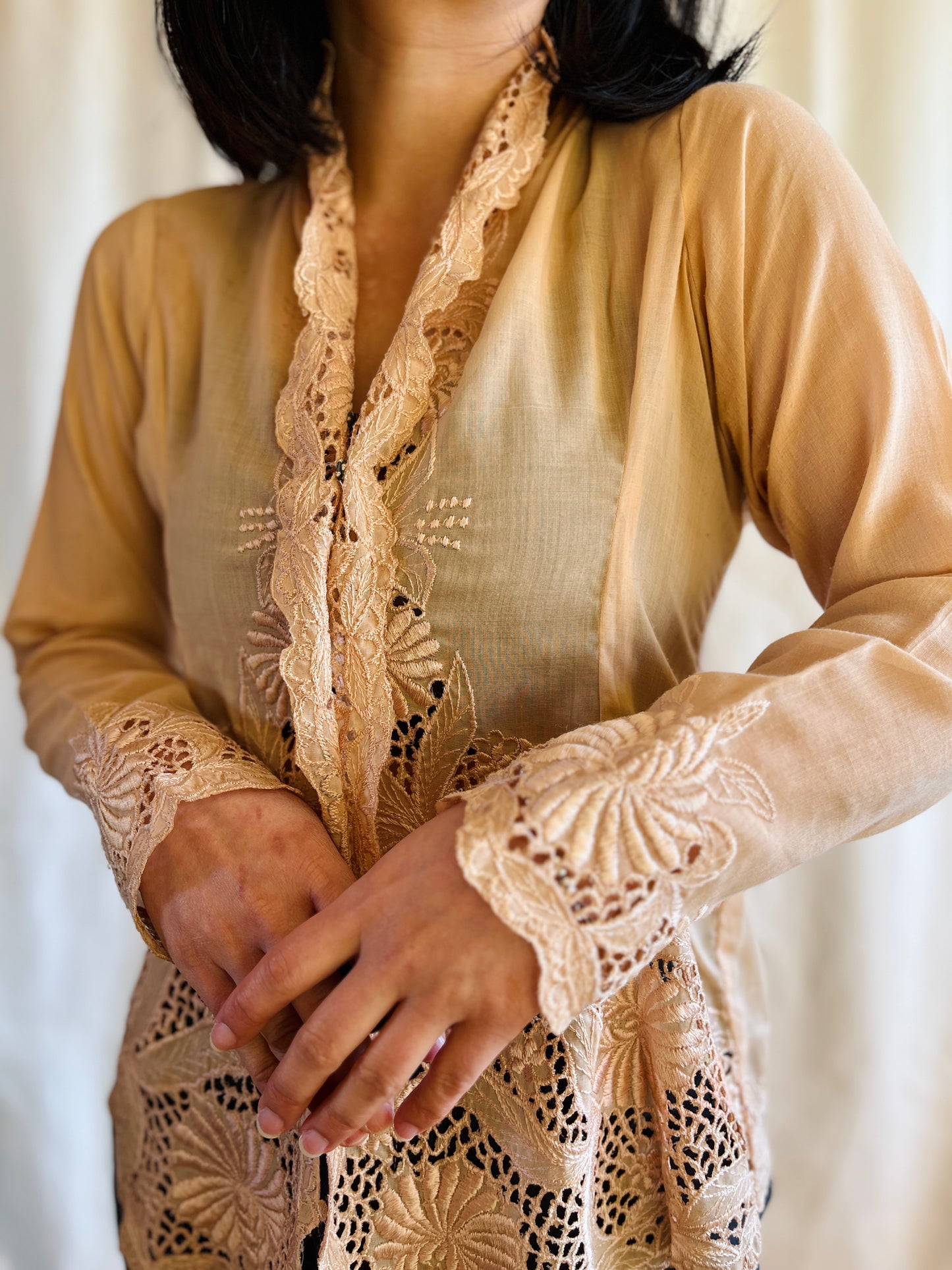 Sweet apricot 60s handmade lace snap button blouse