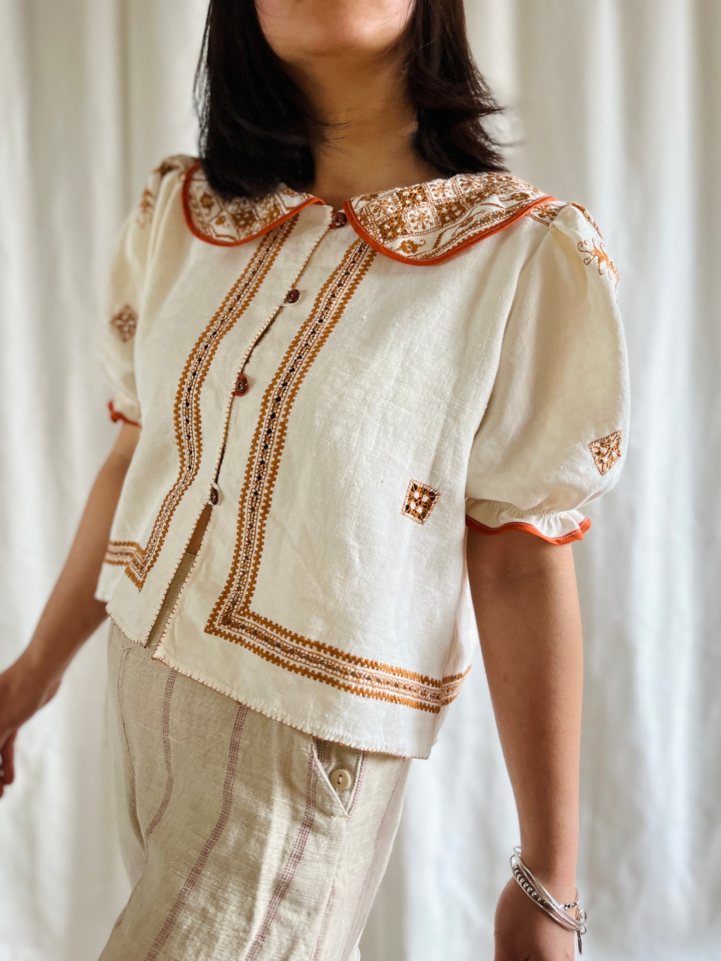 Beautiful Lagartera Embroidered Round Collar Shirt