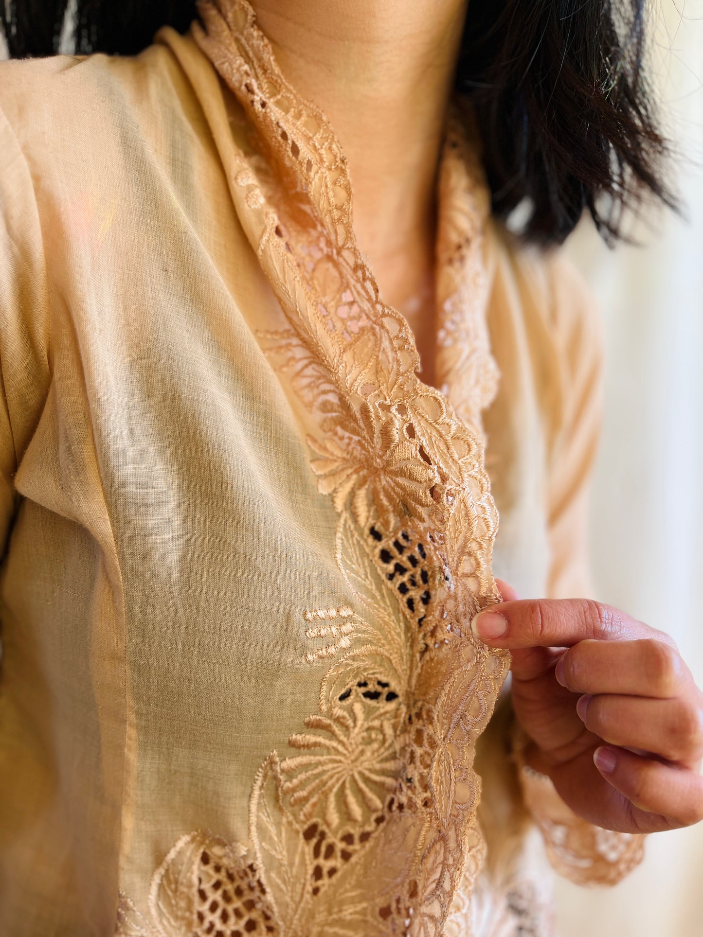 Sweet apricot 60s handmade lace snap button blouse