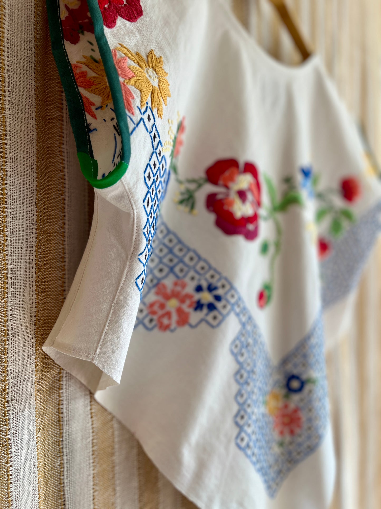 Diamond Top - Summer floral basket and tiles