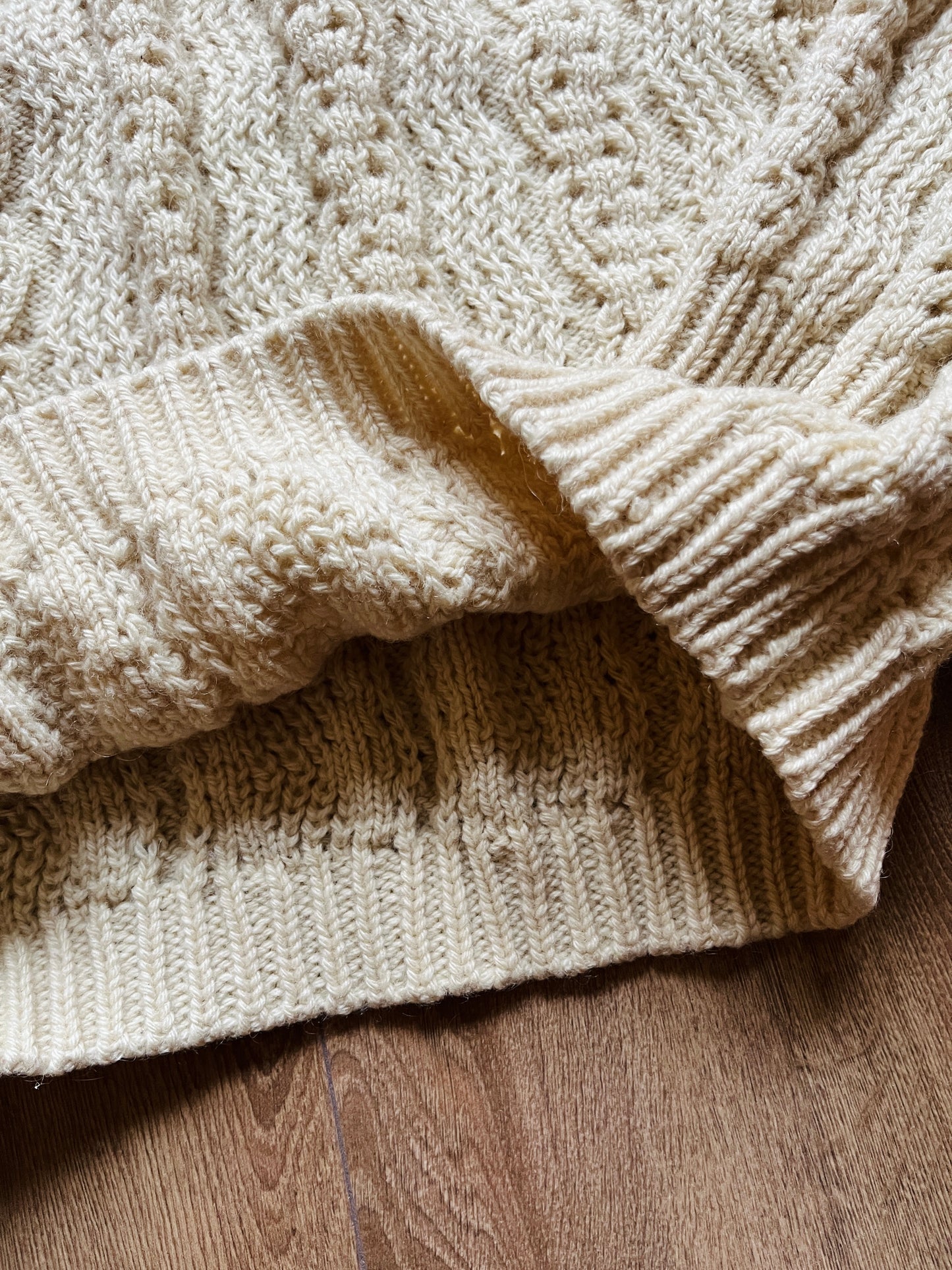 80s handknitted Soft wool Sweater