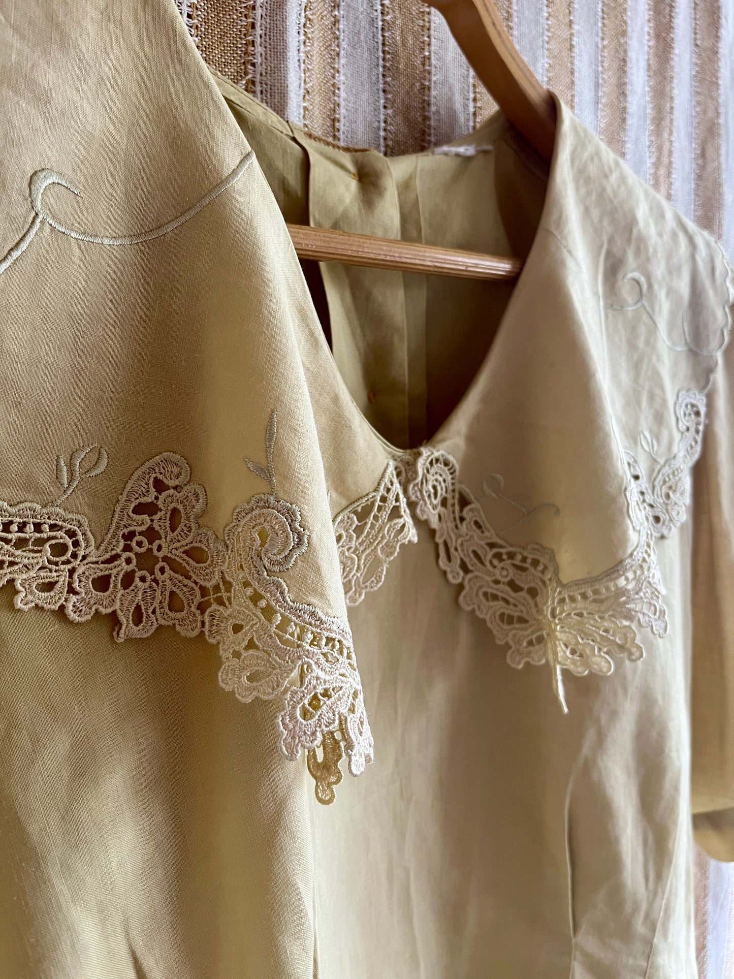 80s Cottage Butter Yellow Lace blouse