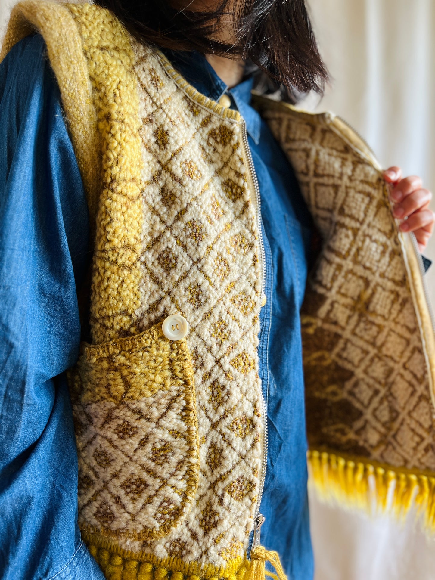 Marino handmade rug turns zipper waistcoat