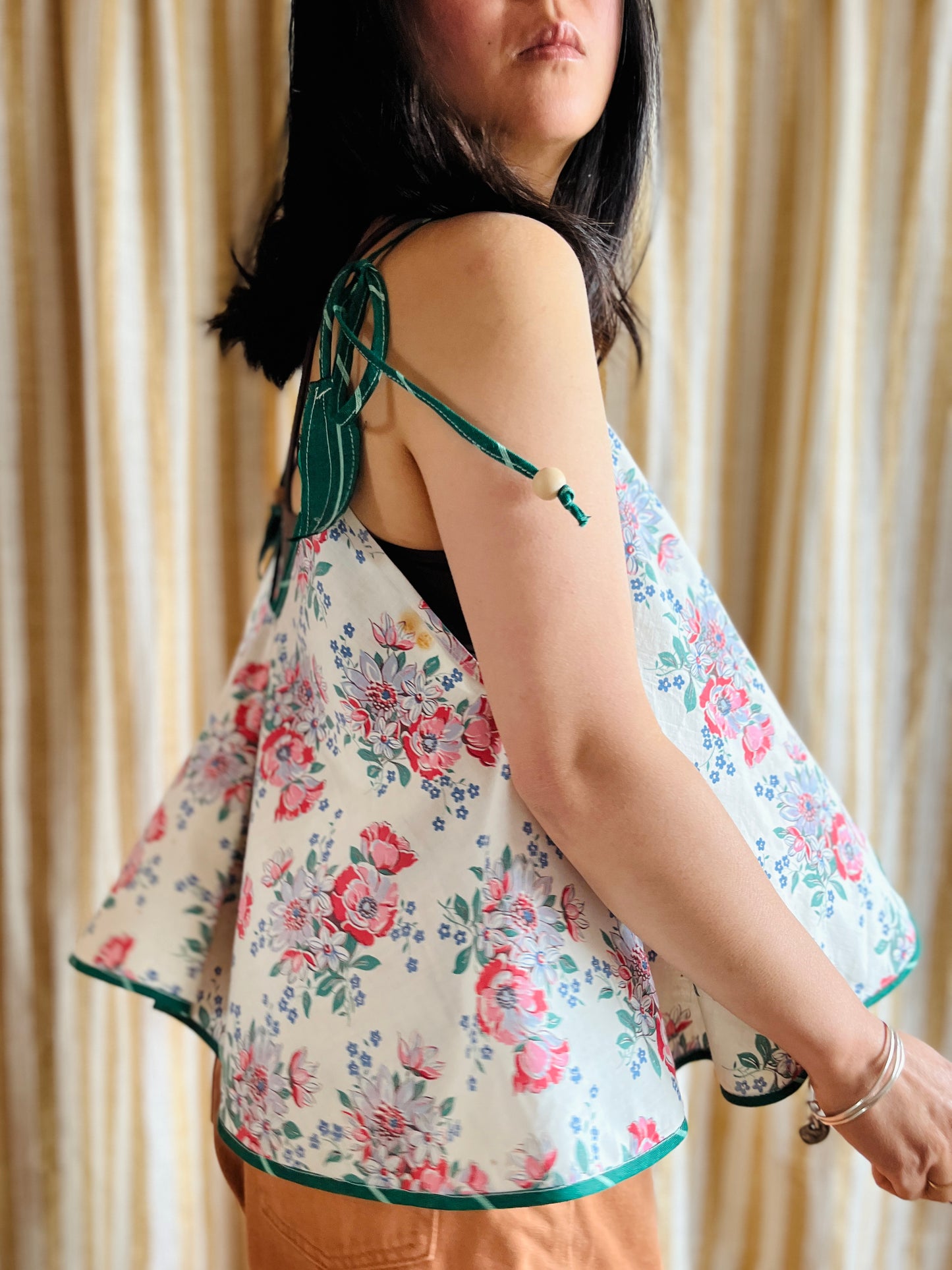 Circular tablecloth top - vintage floral print