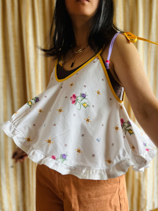 Circular tablecloth top - embroidery floral