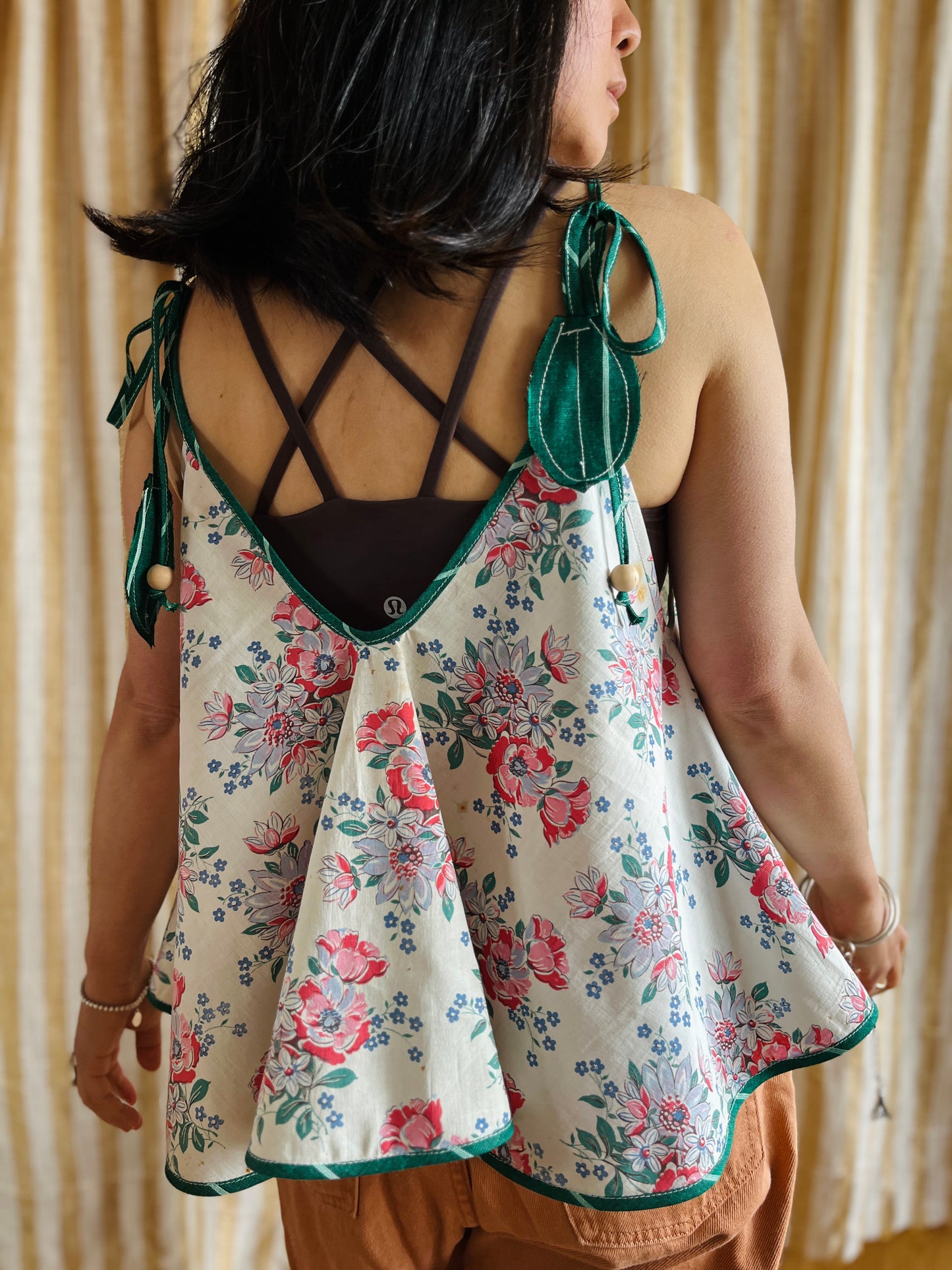 Circular tablecloth top - vintage floral print