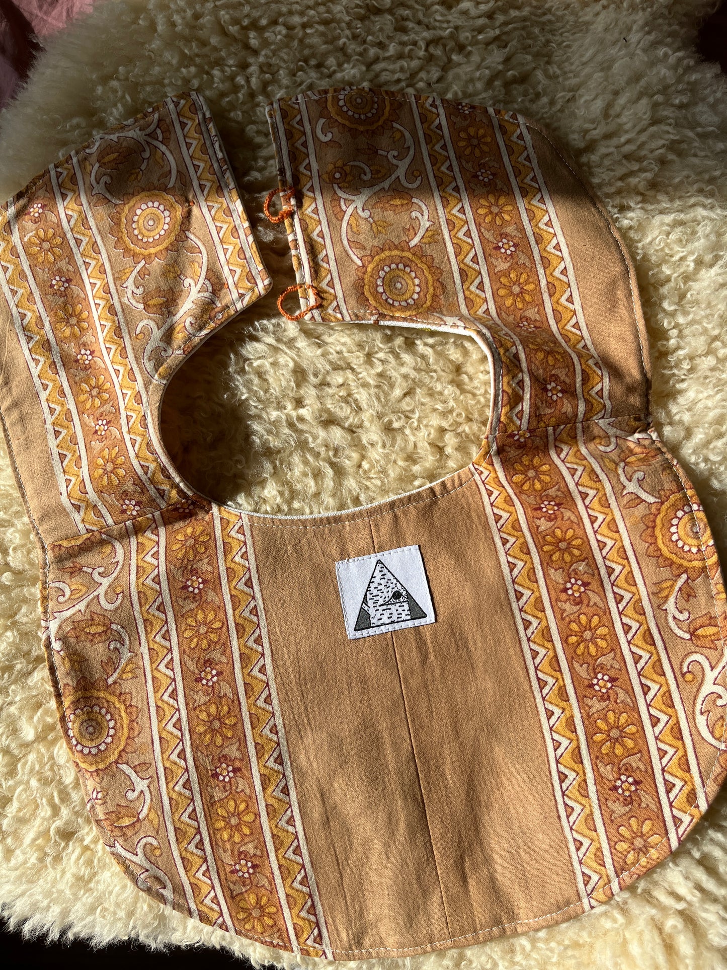 Hand embroidery collar / detachable babydoll style decorative bib