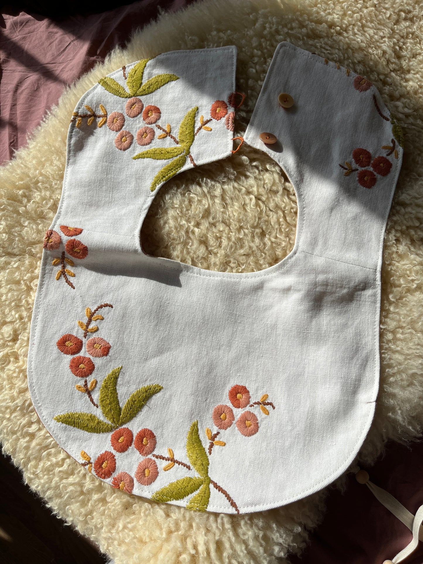 Hand embroidery collar / detachable babydoll style decorative bib