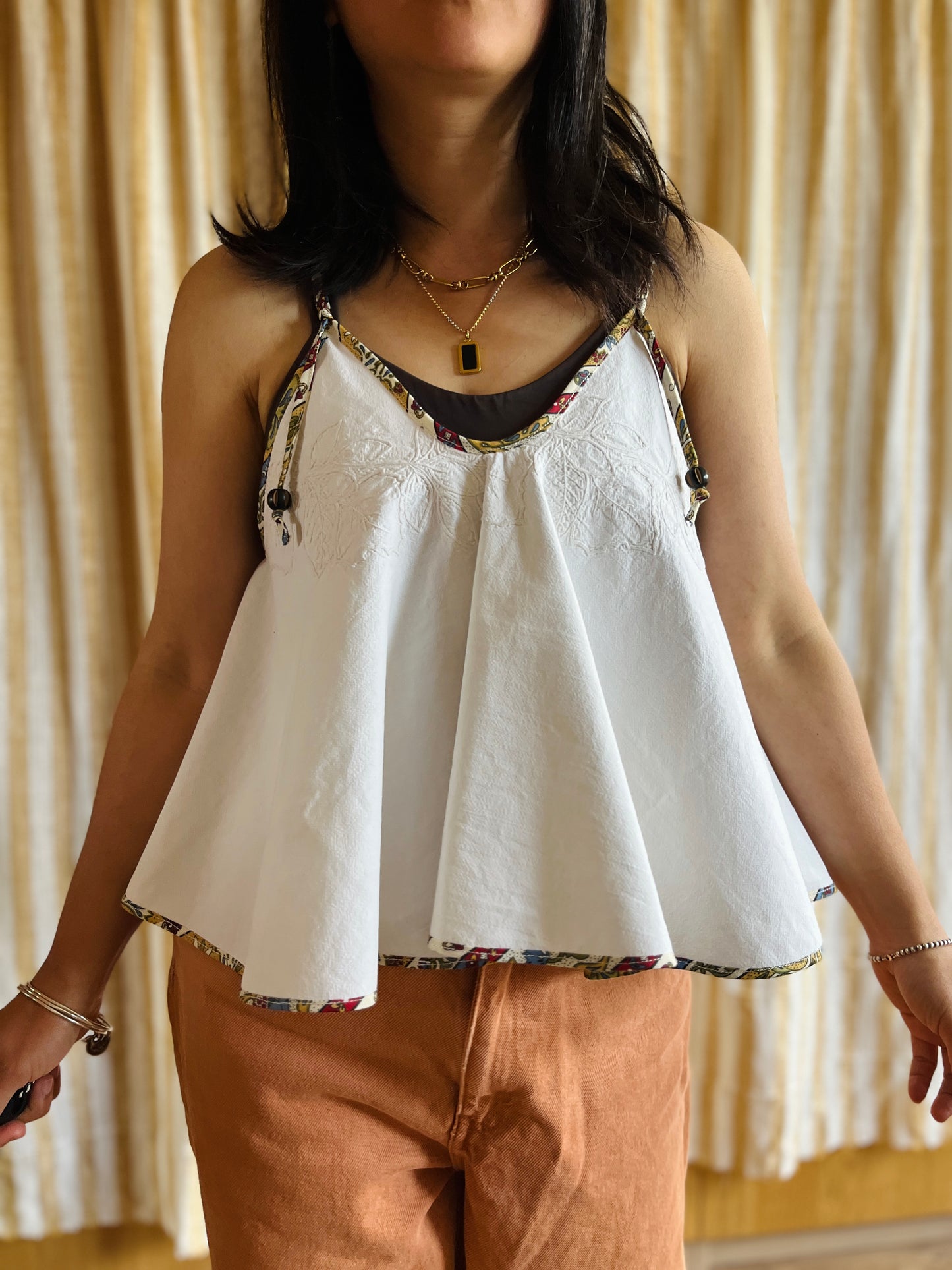 Circular tablecloth top - Hidden Embroidery Linen