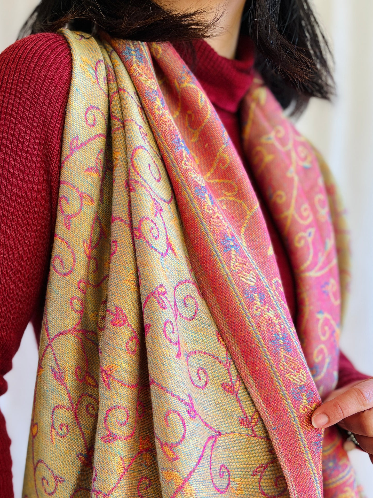 Vintage Pashmina Silk Shawl Reversible Tassel Paisley woven scarf