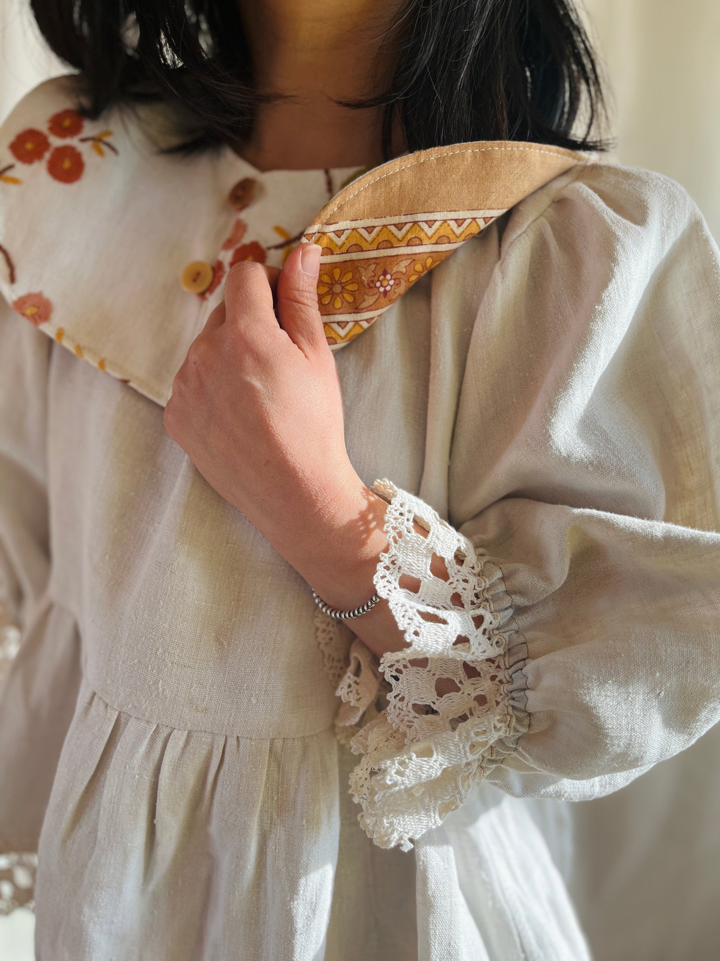Hand embroidery collar / detachable babydoll style decorative bib