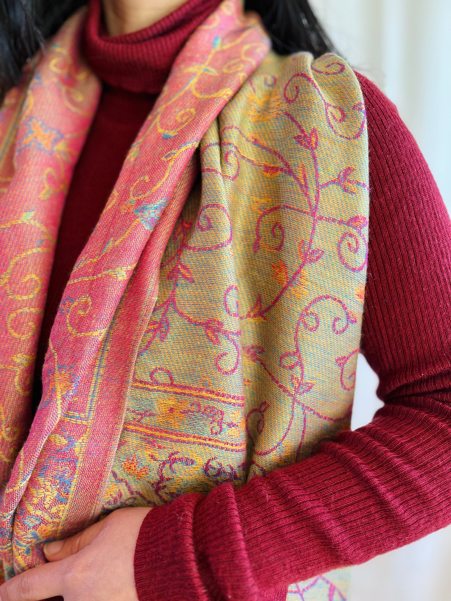 Vintage Pashmina Silk Shawl Reversible Tassel Paisley woven scarf