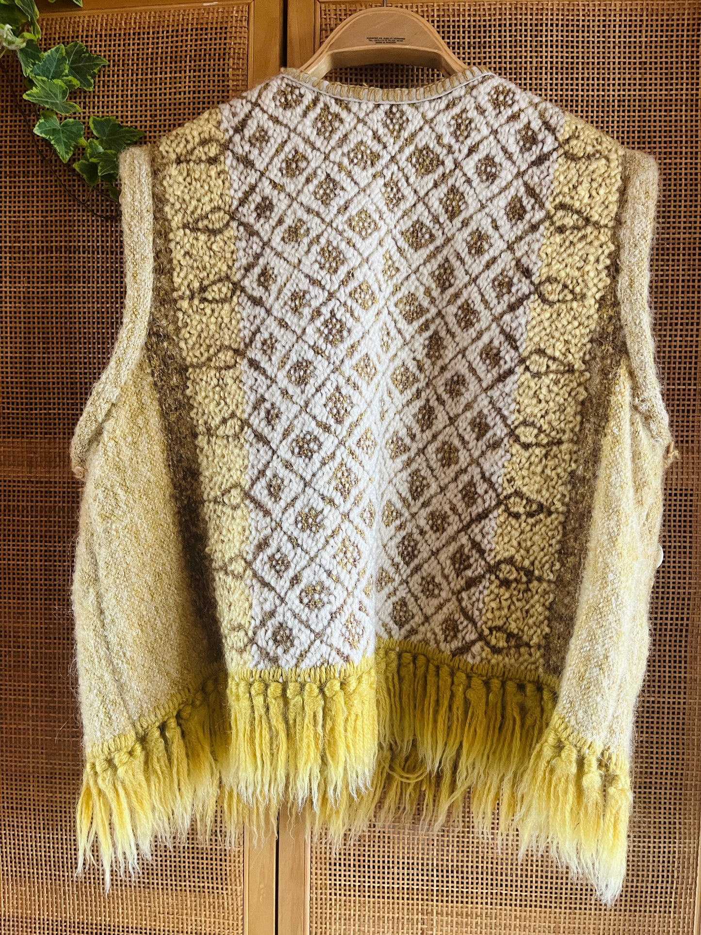 Marino handmade rug turns zipper waistcoat