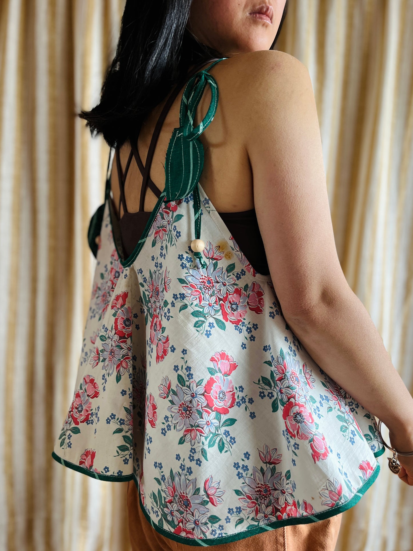 Circular tablecloth top - vintage floral print