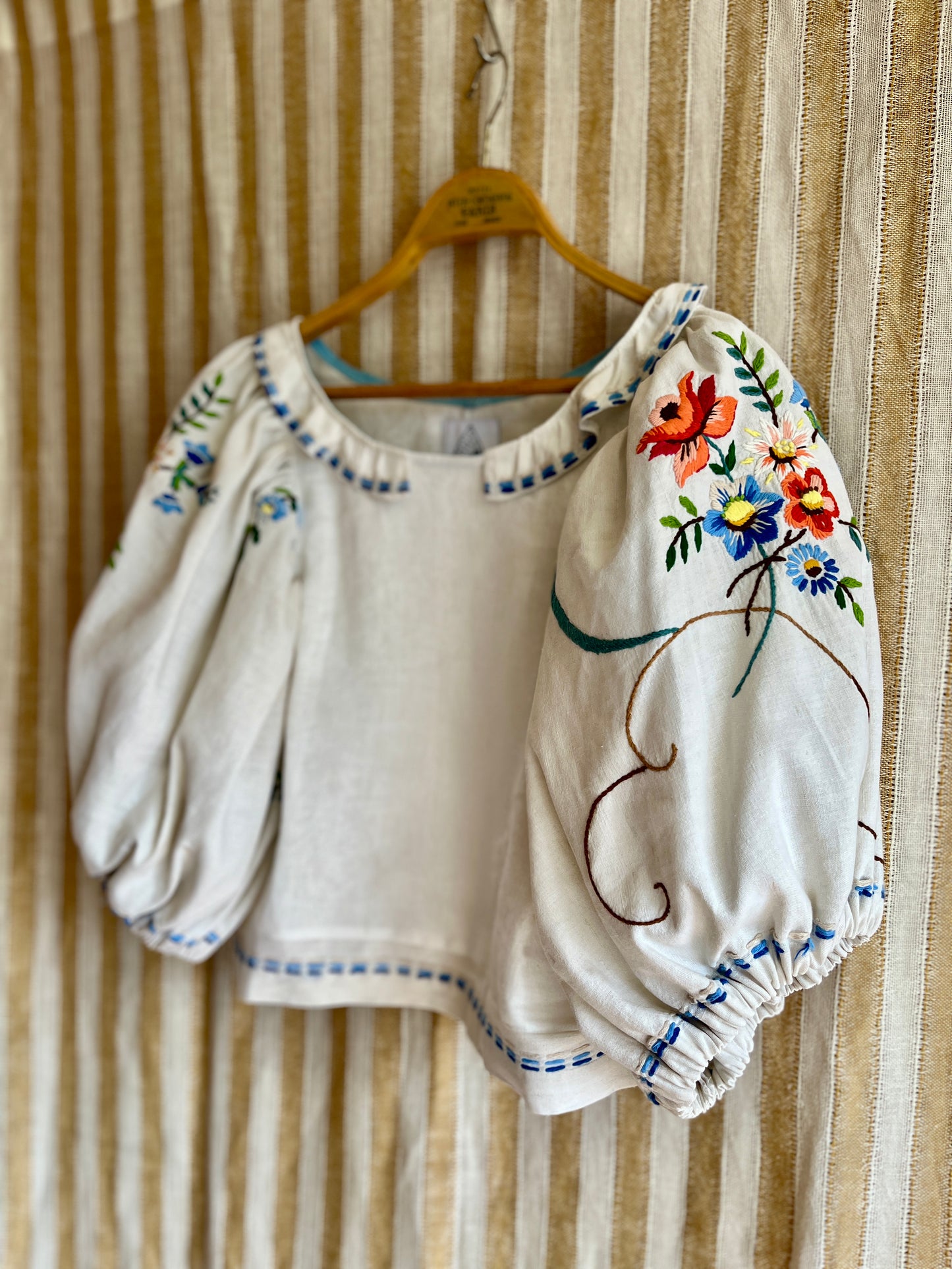 Nordic Floral Air Balloon Sleeves Cropped Top