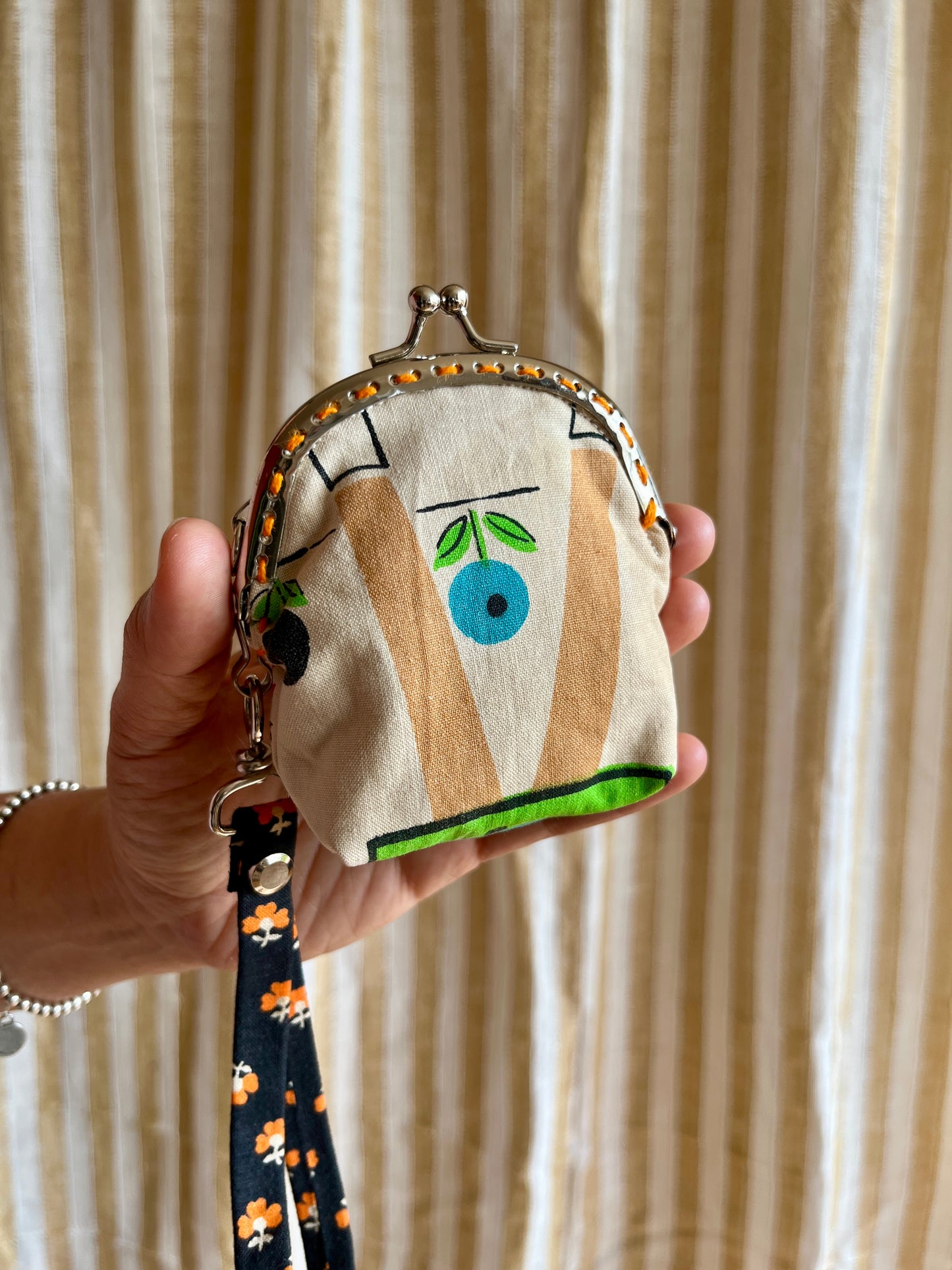 Vintage Fabric Dumpling Kisslock Pouch