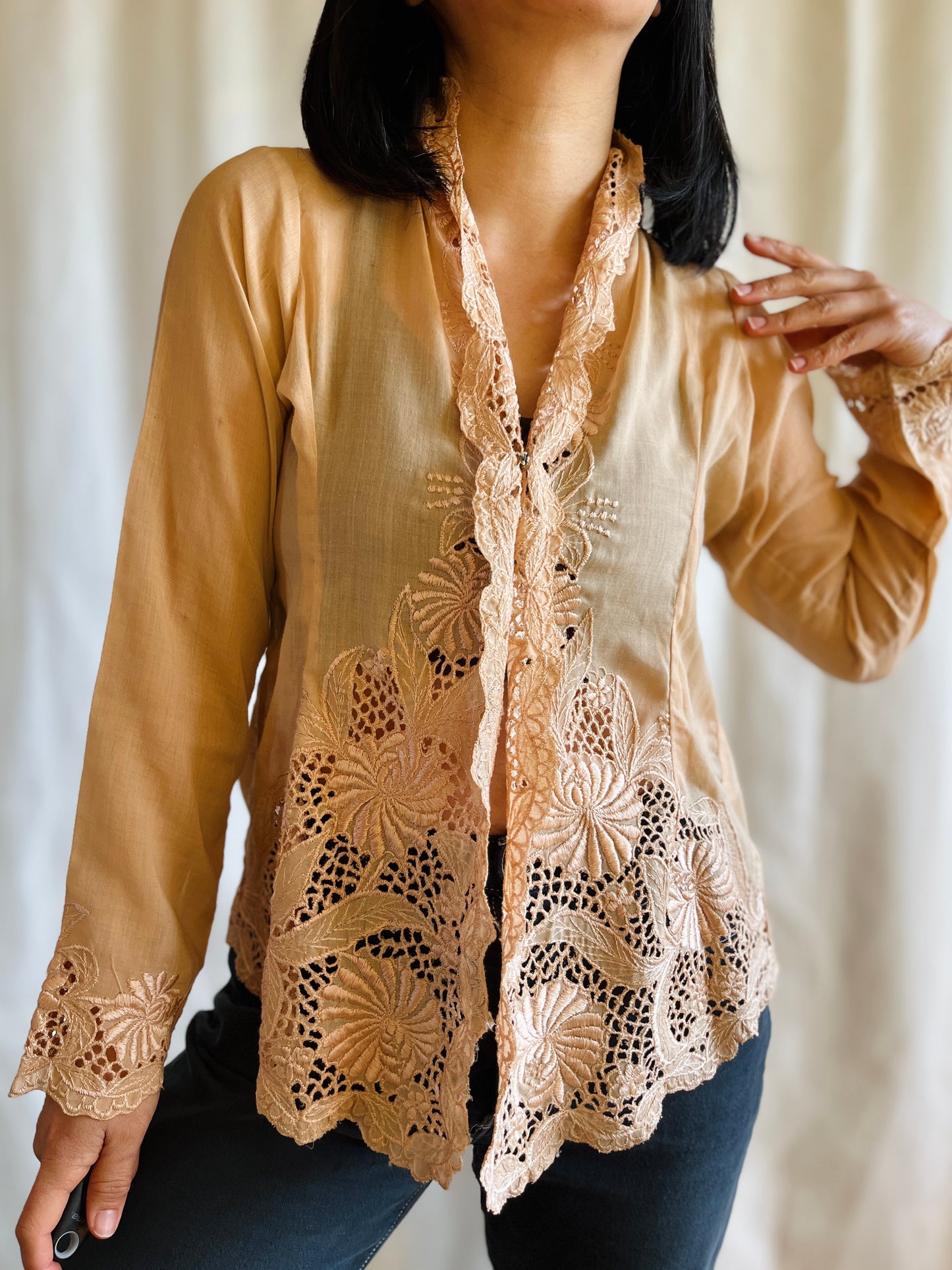 Sweet apricot 60s handmade lace snap button blouse