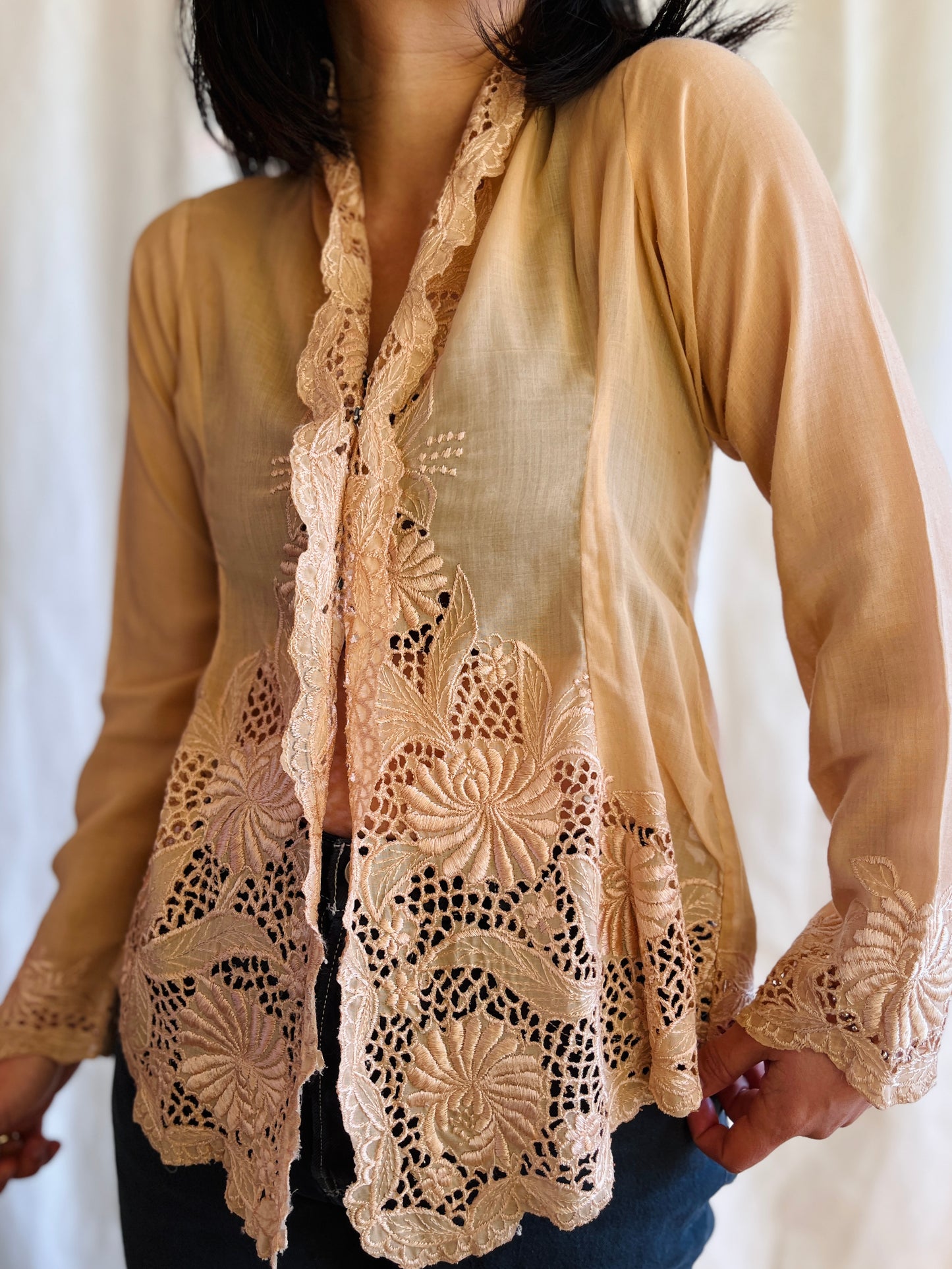Sweet apricot 60s handmade lace snap button blouse