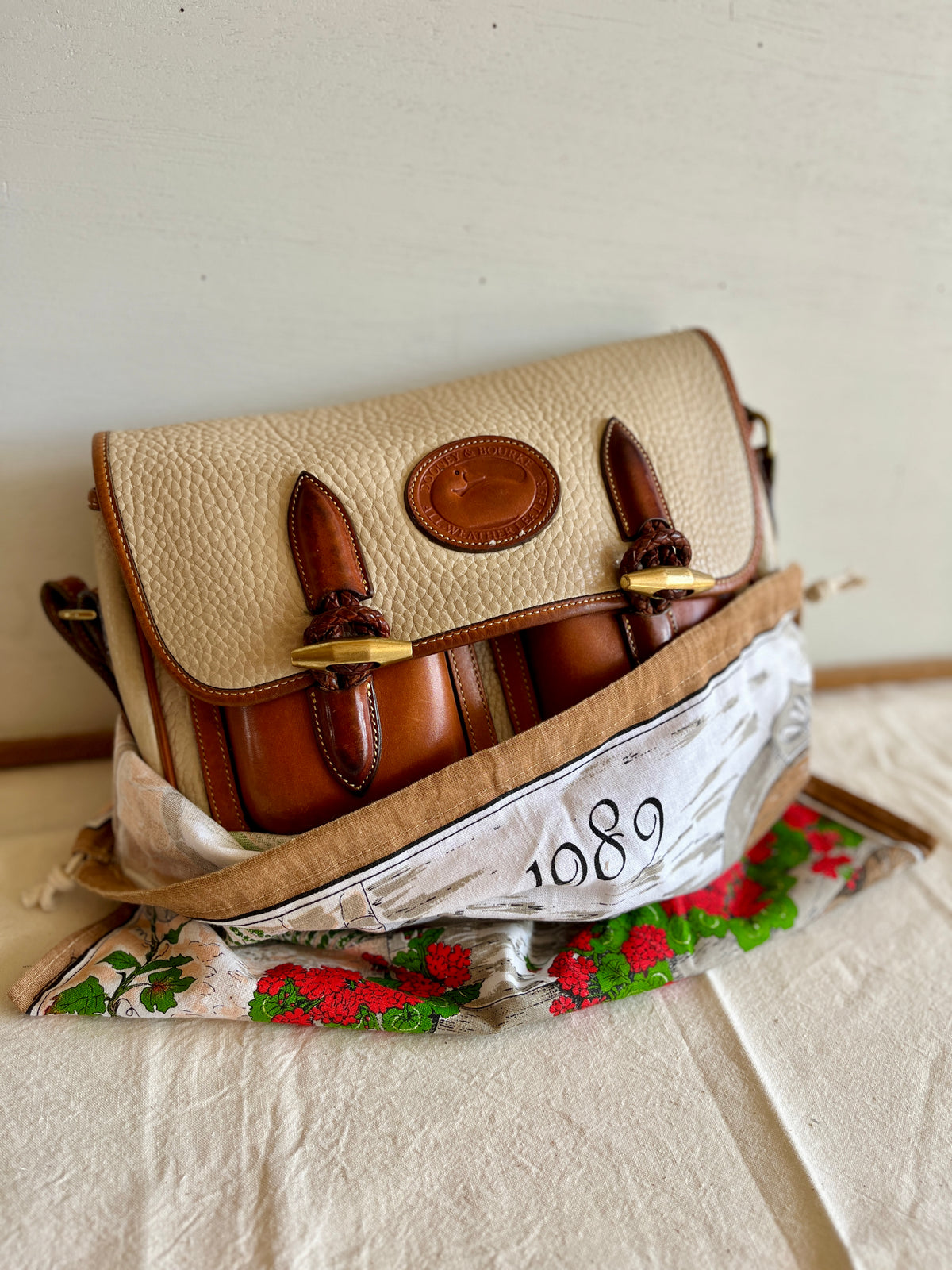 Vintage Dooney & Bourke R35 Double Pocket Outback Messenger