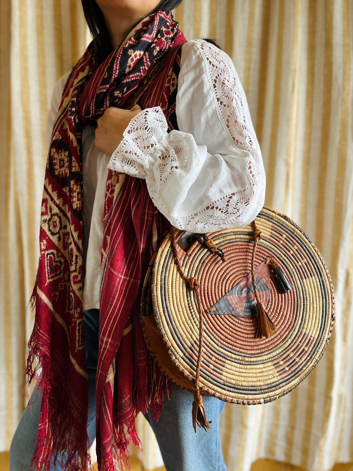 Vintage African Handwoven Round Basket Bag Raffia Shopper