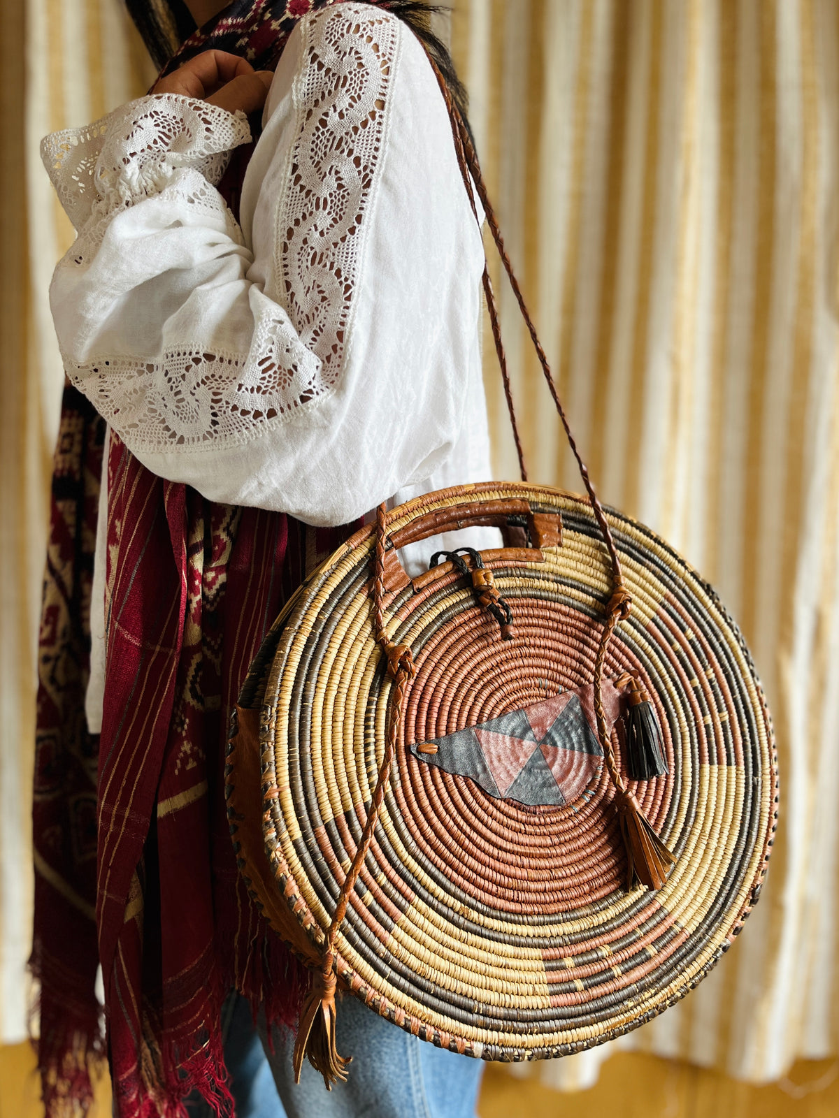 Vintage African Handwoven Round Basket Bag Raffia Shopper