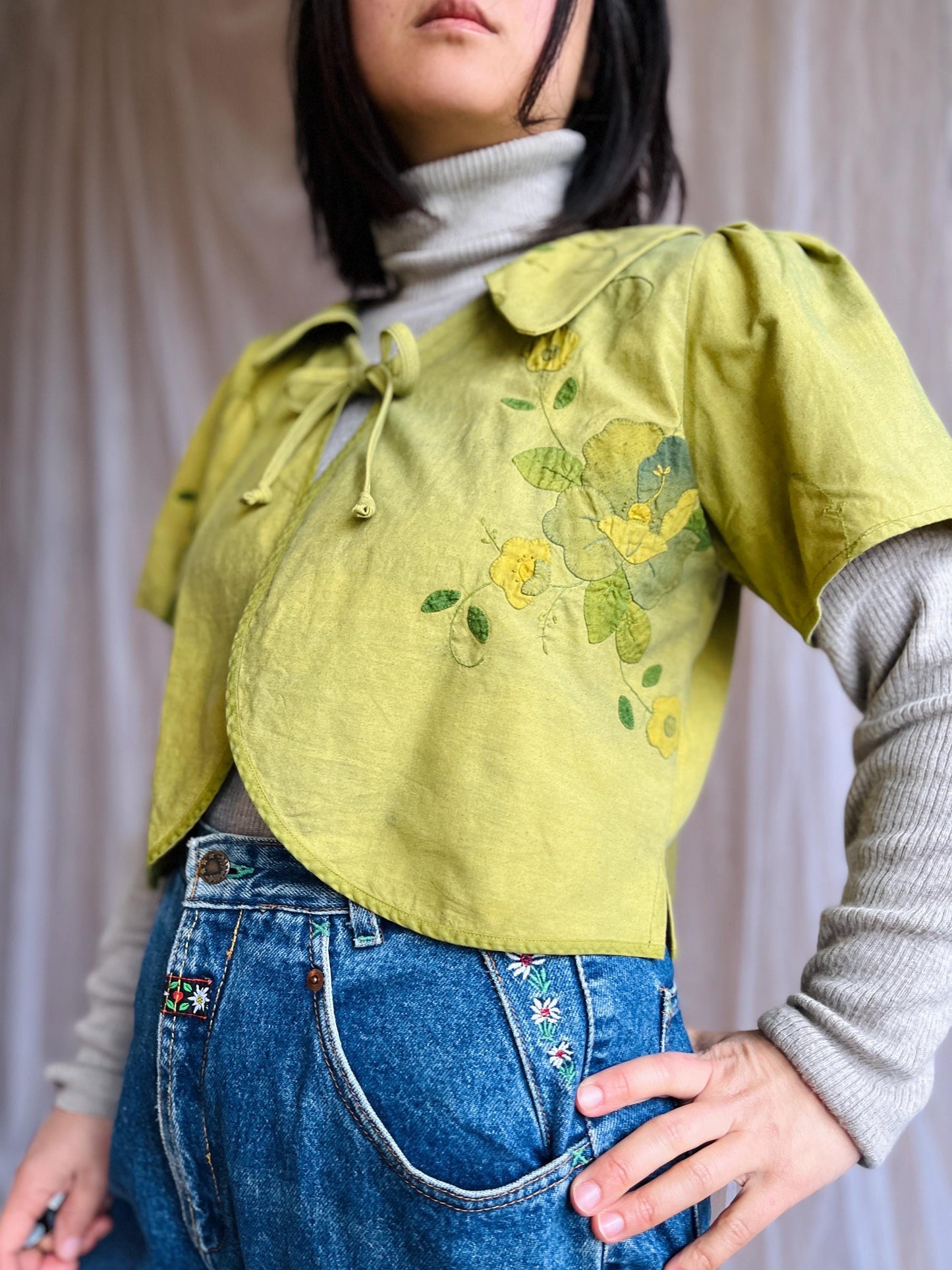 Dyed Green Appliqué tablecloth turns round collar cropped shirt with ties