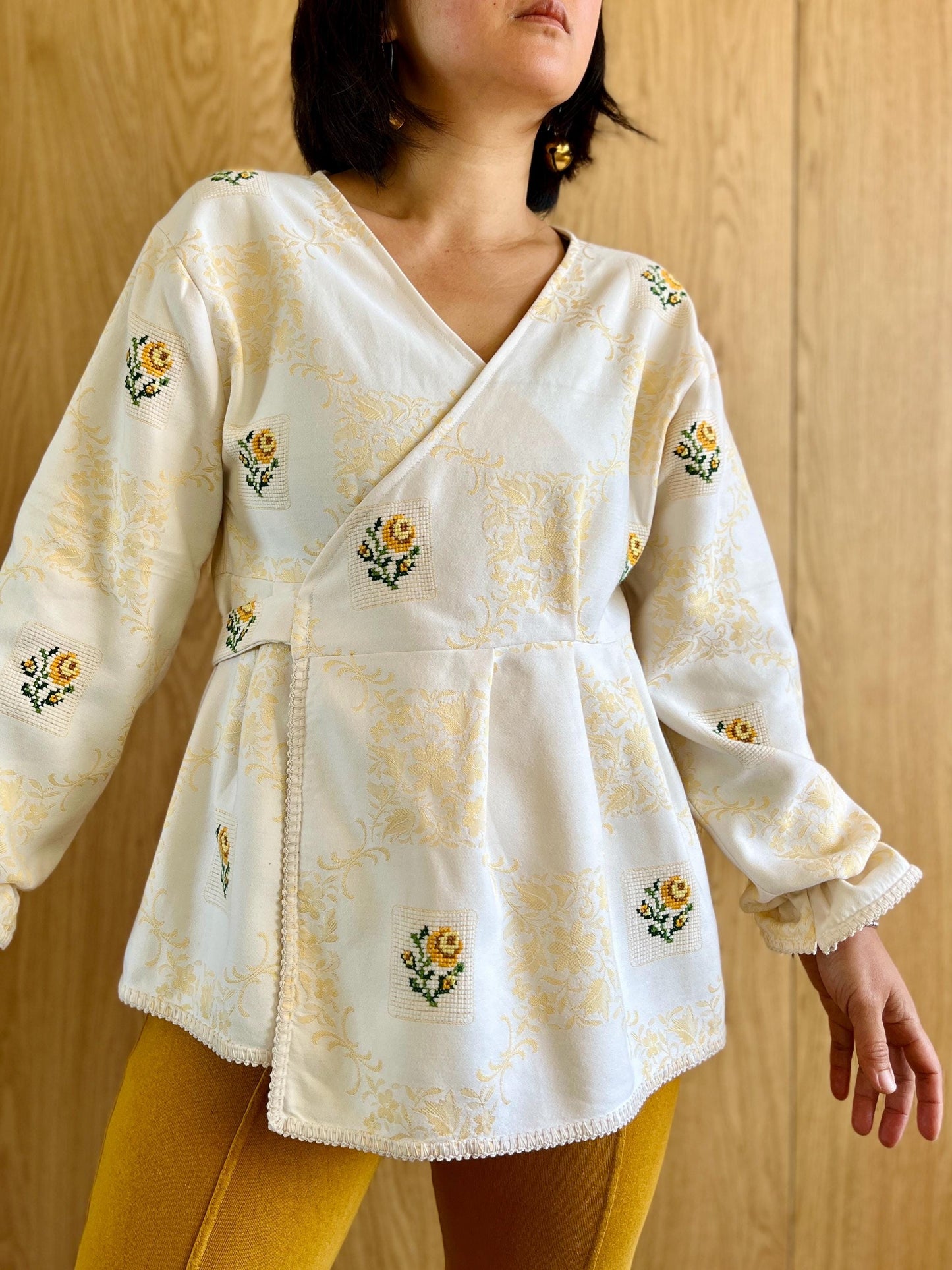 Tiny Flowers Kimono with ties