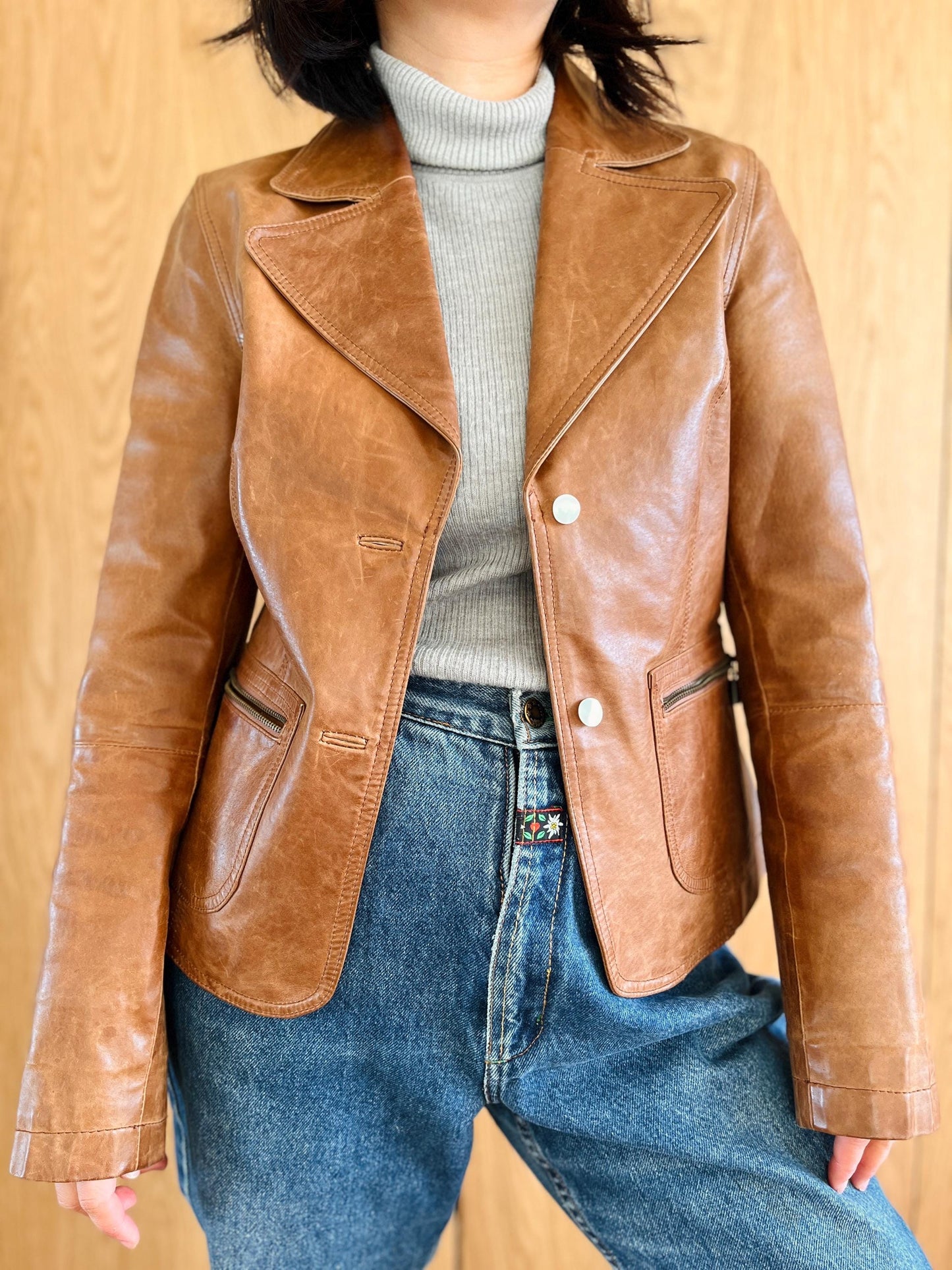 Vintage 90s Great Cut Camel Brown Leather Jacket with zipper pickets