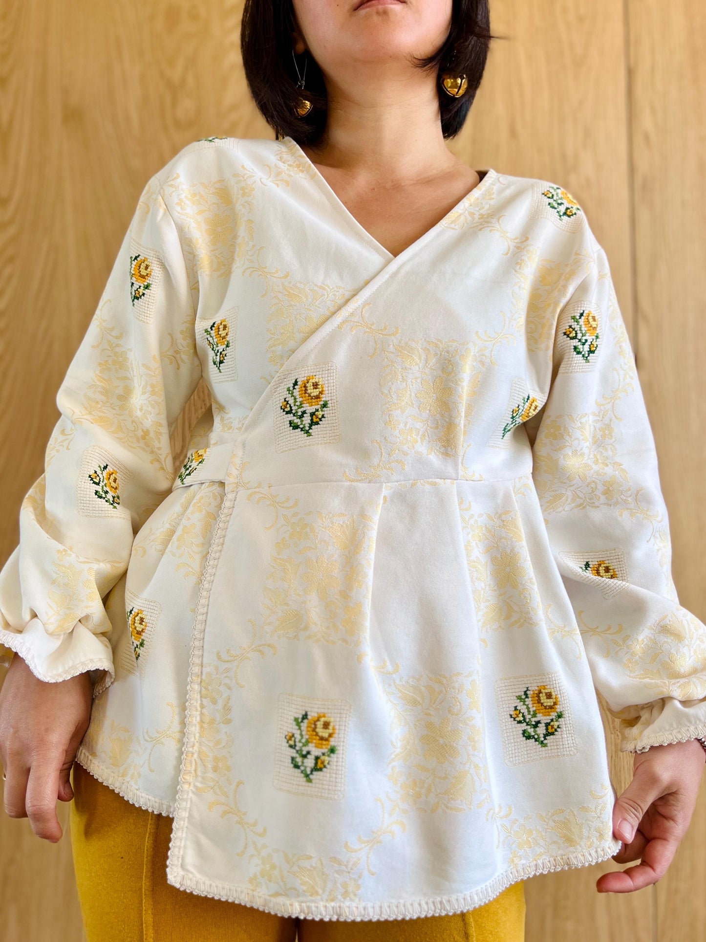 Tiny Flowers Kimono with ties