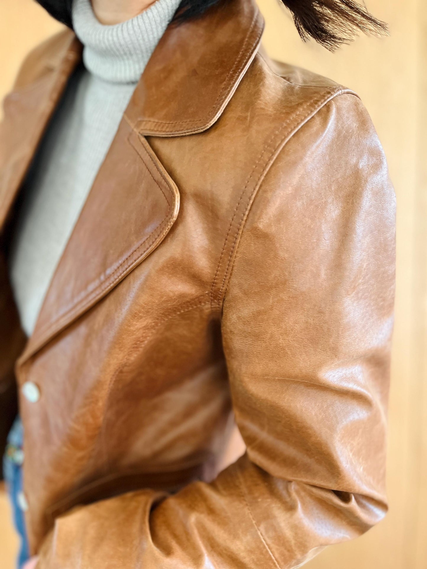 Vintage 90s Great Cut Camel Brown Leather Jacket with zipper pickets